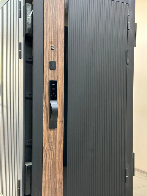 Электронный замок SAFEBURG S1030 Premium Электронный замок SAFEBURG S1030 Premium
